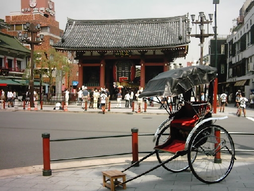 02_asakusa_tor_zum_traditionellen_markt.jpg