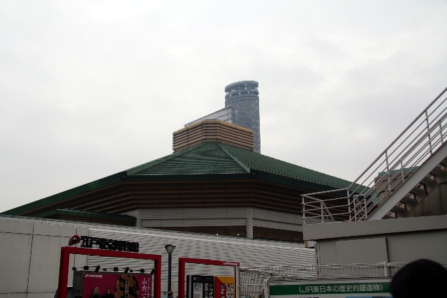 02kokugikan_-_die_halle.jpg