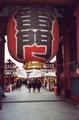 eingang_zur_nakamise-dori_in_asakusa.jpg
