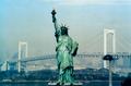freiheitsstatue,_rainbow_bridge_und_tokio_tower.jpg